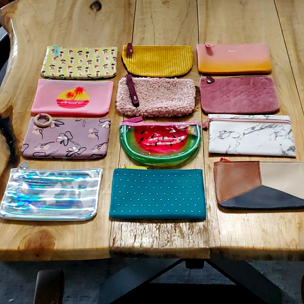 12 Ipsy make-up bags